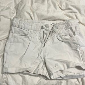 Whit shorts